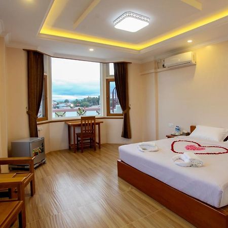 Five One Star Hotel Nyaung Shwe Exteriér fotografie