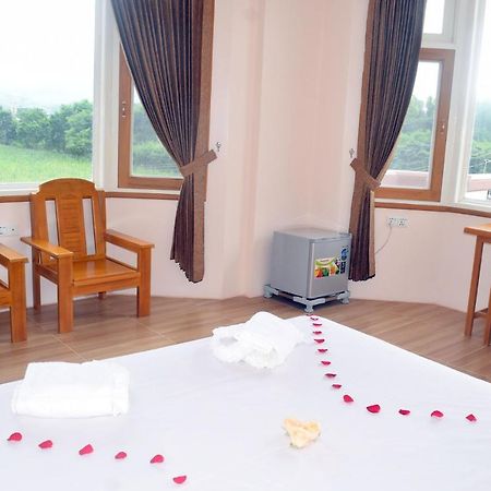 Five One Star Hotel Nyaung Shwe Exteriér fotografie