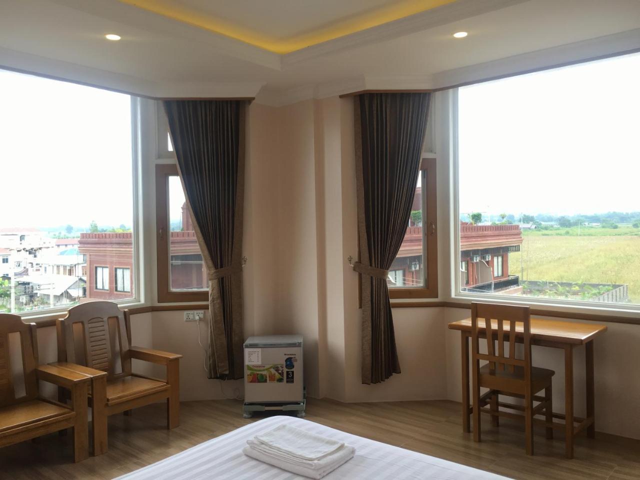 Five One Star Hotel Nyaung Shwe Exteriér fotografie